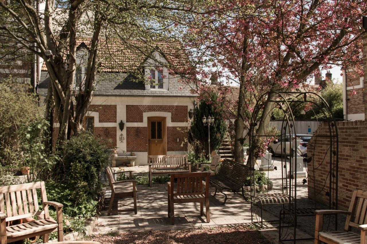 Coq Hotel Montreuil  Exterior foto